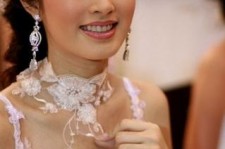 揭阳人妖皇后(中国富豪娶人妖皇后)