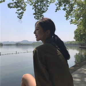 揭阳私人伴游网带你看到天际，白色盐湖无际，蓝色天空无边