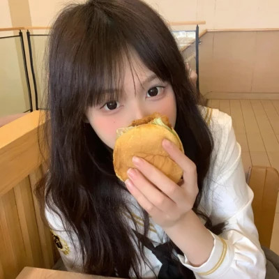 揭阳伴游女生李心怡的资料