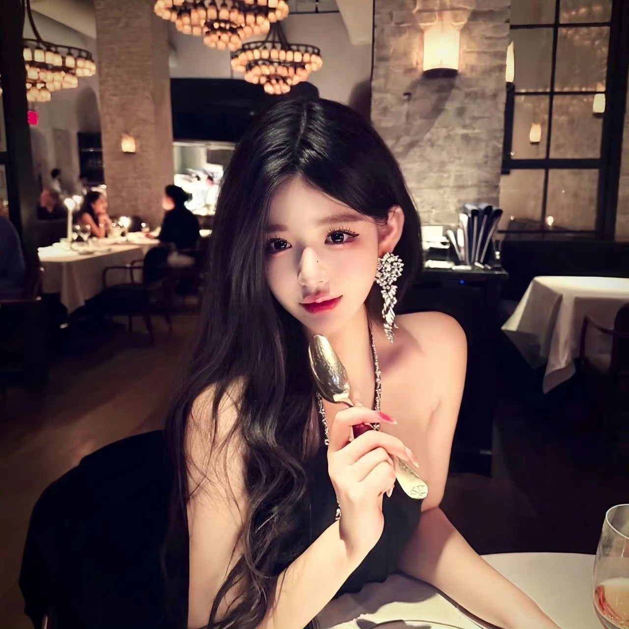 揭阳伴游女生蓝盈盈的资料